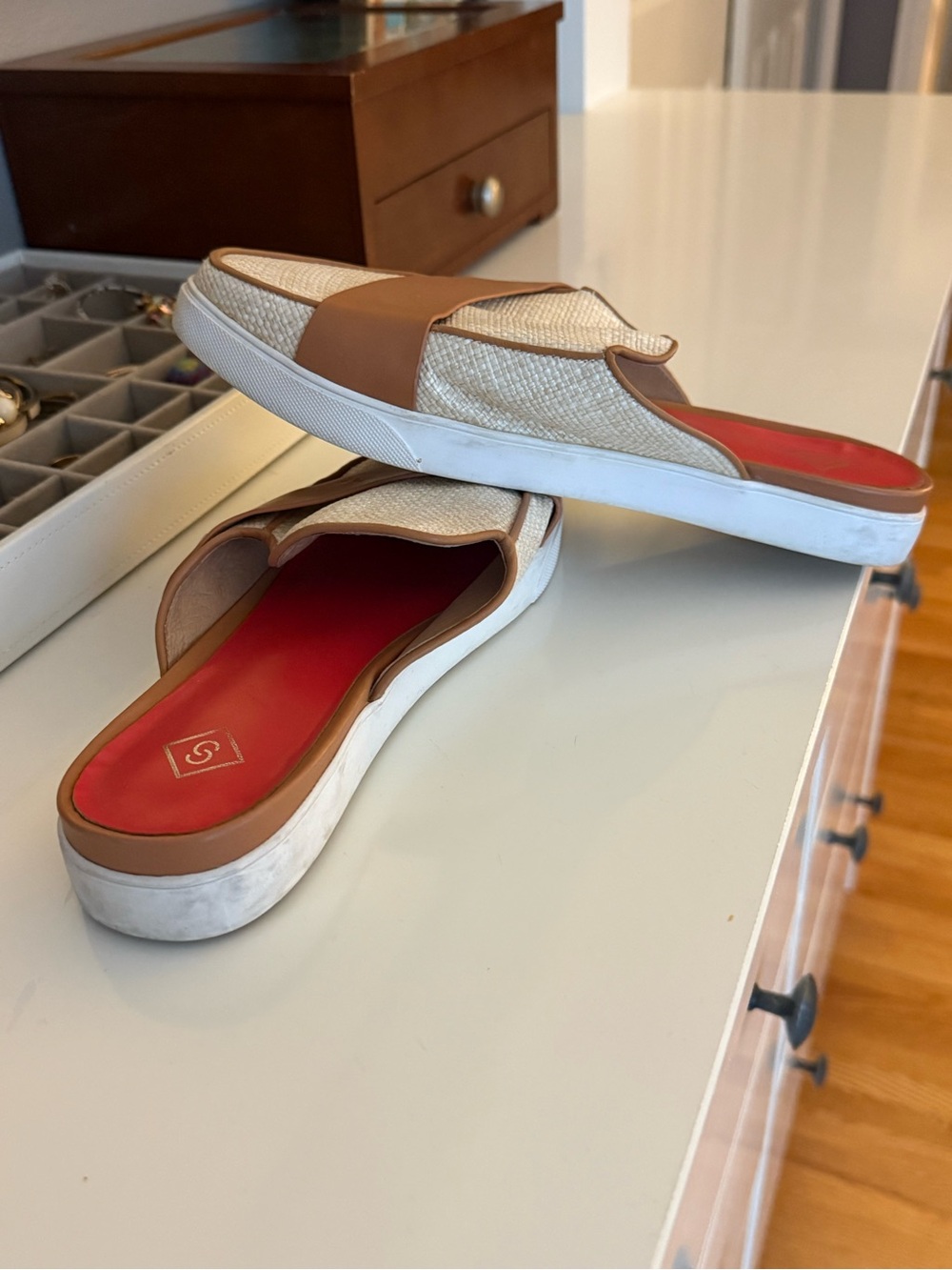 Women’s Slip-On Mule Flats in Beige and Red